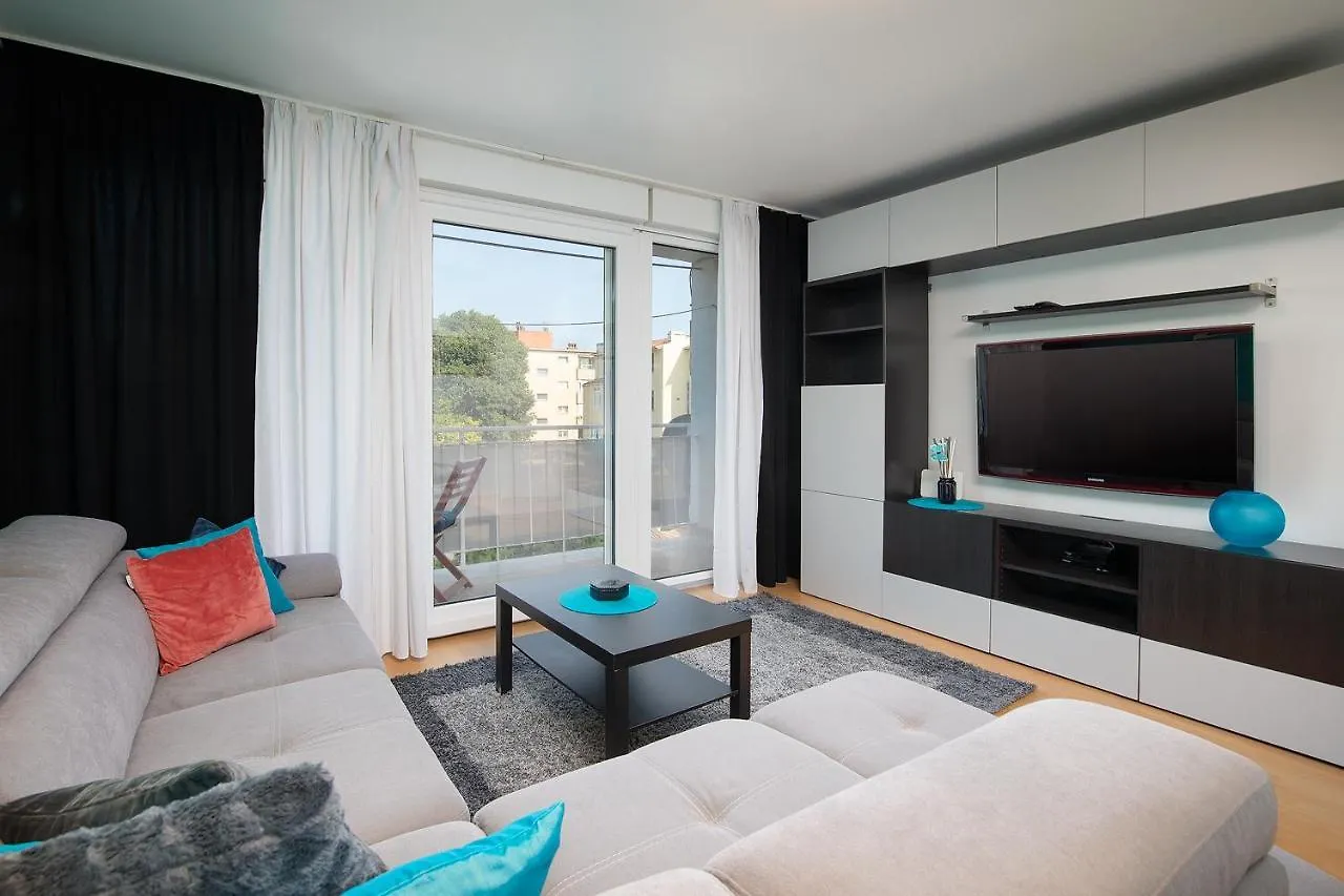 Apartment Kim Pula 0*,